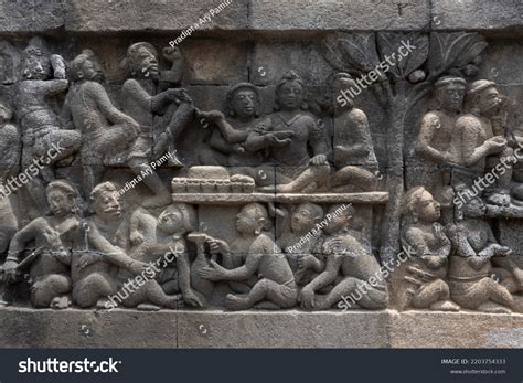 The Candi Borobudur Relief Panels: A Tapestry of Ancient Javanese Beliefs and Intricate Carvings!